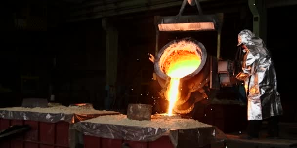 Liquid Iron Molten Metal Pouring Container Industrial Metallurgical Factory Foundry — Stock Video