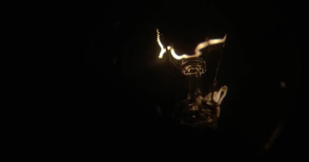 Stara Elektryczna Lampa Żarowa Żarnikiem Wolframowym — Wideo stockowe