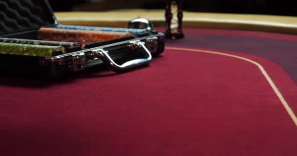 Pokermarker Bordet Närbild Händer — Stockvideo