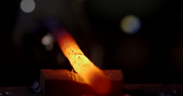 建筑工地焊接金属时产生的火花 — 图库视频影像
