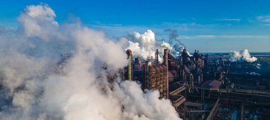 Endüstri metalürjik fabrika şafak dumanı duman emisyonları kötü ekoloji hava fotoğrafçılığı