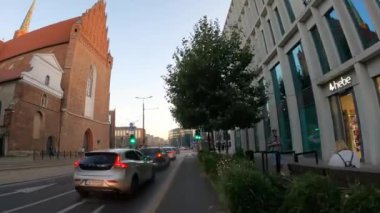 Şehir merkezinde trafik var. Polonya 'yı 09.17.2023