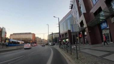 Şehir merkezinde trafik var. Polonya 'yı 09.17.2023
