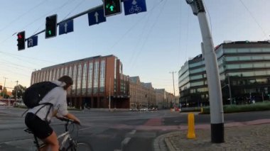 Şehir merkezinde trafik var. Polonya 'yı 09.17.2023