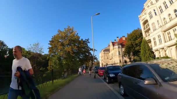 Tráfico Centro Ciudad Personas Wroclaw Polonia 2023 — Vídeos de Stock