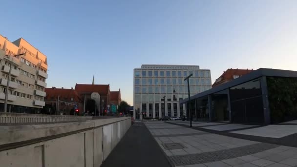 Tráfico Centro Ciudad Personas Wroclaw Polonia 2023 — Vídeos de Stock