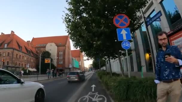 Traficul Centrul Orașului Oamenii Wroclaw Polonia 2023 — Videoclip de stoc