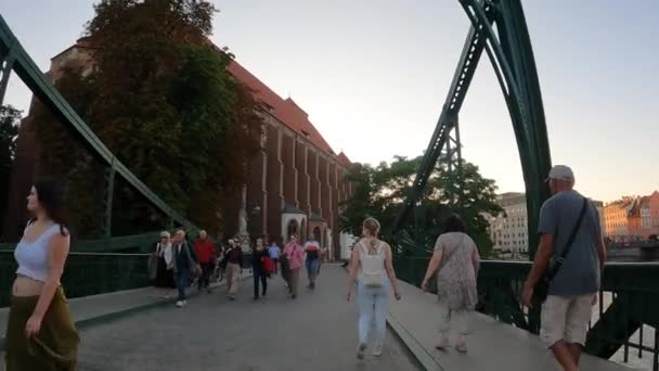 Κυκλοφορία Στο Κέντρο Της Πόλης Άνθρωποι Wroclaw Πολωνία 2023 — Αρχείο Βίντεο