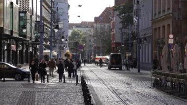 Şehir merkezi Avrupa turizm mimarisi. Wroclaw Polonya 27 Ekim 2023