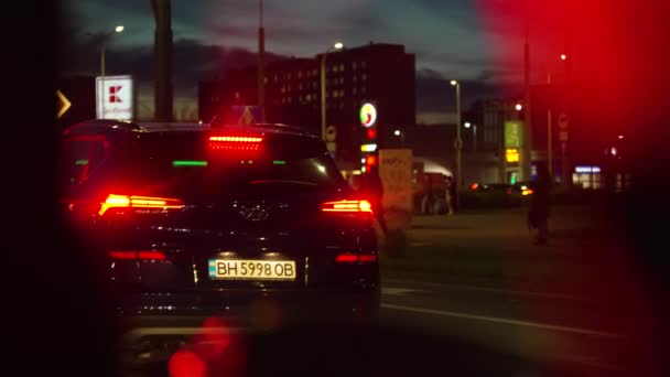 Rijdt Nacht Auto File Slow Motion Stad Wroclaw Polen November — Stockvideo