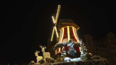 Noel süslemeleri Yeni Yıl 'da Polonya' yı aydınlatıyor