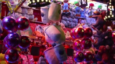 Noel süslemeleri Yeni Yıl 'ın ışıklarını parlatıyor Polonya' yı 3 Aralık 2023