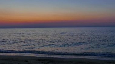 Okyanusta gün doğumu