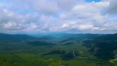Schwarzwald sıradağları Baden-Wrttemberg 'de modern Almanya' nın güneybatısında.