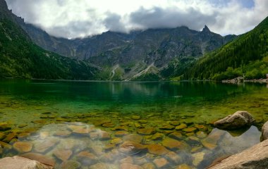 Dağ gölü zirvesi Morskie Oko Zakopane Polonya manzarası