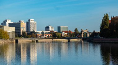 15 Ekim 2023 'te Eski Kasaba' nın manzarası. Wroclaw Polonya