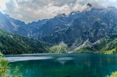 Dağ gölü zirvesi Morskie Oko Zakopane Polonya manzarası