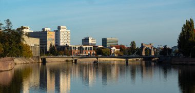 15 Ekim 2023 'te Eski Kasaba' nın manzarası. Wroclaw Polonya