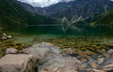Dağ gölü zirvesi Morskie Oko Zakopane Polonya manzarası