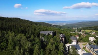 Dağlar orman tatil beldesi otel Almanya turizmi