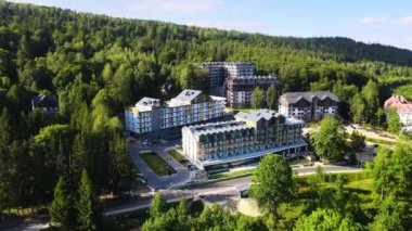 Dağlar orman tatil beldesi otel Almanya turizmi