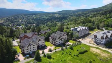 Dağlar orman tatil beldesi otel Almanya turizmi