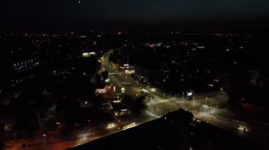 14 Temmuz 2024 Wroclaw Polonya gece yolu trafik ışıkları