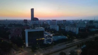 Sky Tower gökdelen iş merkezi Wroclaw Polonya