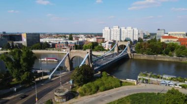 Avrupa 'nın güzel şehri Odra Nehir Uçuşu bir Wroclaw Polonya' dan ateş açtı.