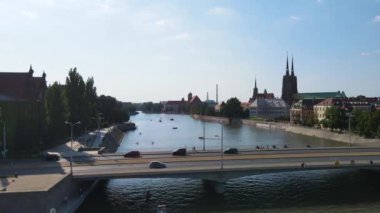 Avrupa 'nın güzel şehri Odra Nehir Uçuşu bir Wroclaw Polonya' dan ateş açtı.