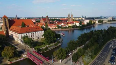 Avrupa 'nın güzel şehri Odra Nehir Uçuşu bir Wroclaw Polonya' dan ateş açtı.