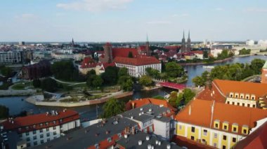 Avrupa 'nın güzel şehri Odra Nehir Uçuşu bir Wroclaw Polonya' dan ateş açtı.