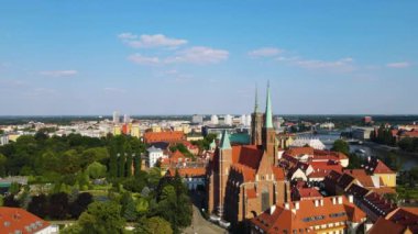 Avrupa 'nın güzel kenti Antik mimari Uçuşu Wroclaw Polonya' dan insansız hava aracı ile vuruldu