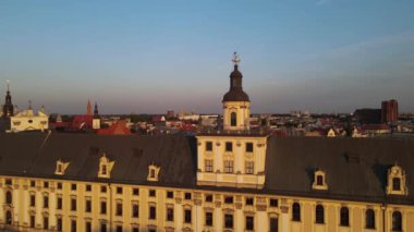 Avrupa 'nın güzel kenti Antik mimari Uçuşu Wroclaw Polonya' dan insansız hava aracı ile vuruldu