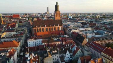 Avrupa 'nın güzel kenti Antik mimari Uçuşu Wroclaw Polonya' dan insansız hava aracı ile vuruldu