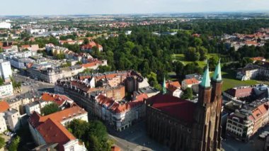 Legnica, Polonya Antik Polonya şehrinin ortaçağ mimarisi, Avrupa 'nın sokak tapınağı altyapısı boyunca evleri
