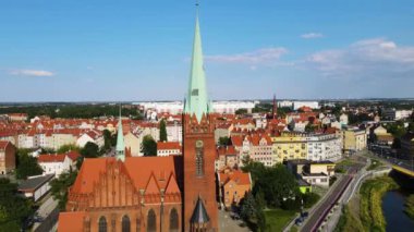 Legnica, Polonya Antik Polonya şehrinin ortaçağ mimarisi, Avrupa 'nın sokak tapınağı altyapısı boyunca evleri