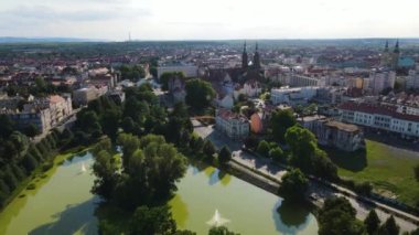 Legnica, Polonya Antik Polonya şehrinin ortaçağ mimarisi, Avrupa 'nın sokak tapınağı altyapısı boyunca evleri