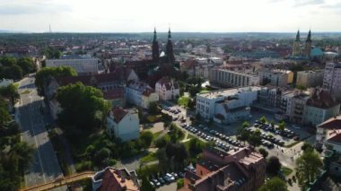 Legnica, Polonya Antik Polonya şehrinin ortaçağ mimarisi, Avrupa 'nın sokak tapınağı altyapısı boyunca evleri