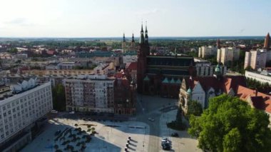 Legnica, Polonya Antik Polonya şehrinin ortaçağ mimarisi, Avrupa 'nın sokak tapınağı altyapısı boyunca evleri