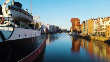 Gdansk Drone 'un şehir mimari kanalı nehir seti tarihi merkezi Avrupa 2 Ağustos 2024 Gdansk Polonya