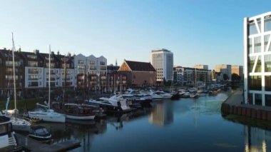 Gdansk Drone 'un şehir mimari kanalı nehir seti tarihi merkezi Avrupa 2 Ağustos 2024 Gdansk Polonya