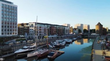 Gdansk Drone 'un şehir mimari kanalı nehir seti tarihi merkezi Avrupa 2 Ağustos 2024 Gdansk Polonya