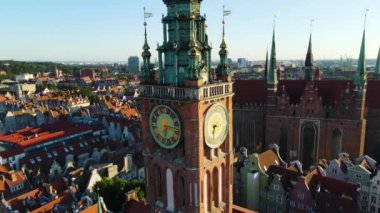 Gdansk Drone St. Mary merkez Avrupa 'nın tarihi mimari katedraline yukarıdan bakıldığında Polonya
