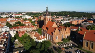 Gdansk Drone St. Mary merkez Avrupa 'nın tarihi mimari katedraline yukarıdan bakıldığında Polonya