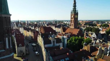 Gdansk Drone St. Mary merkez Avrupa 'nın tarihi mimari katedraline yukarıdan bakıldığında Polonya