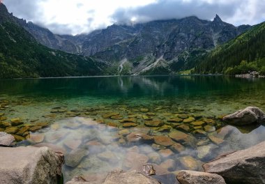 Dağ gölü zirvesi Morskie Oko Zakopane Polonya manzarası