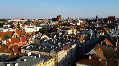 Şehre modern dilek geliştirme mimarisinin zirvesinden bak Avrupa Wroclaw Polonya
