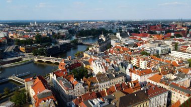 Şehre modern dilek geliştirme mimarisinin zirvesinden bak Avrupa Wroclaw Polonya