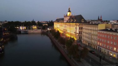 Wroclaw Polonya 'da Mimari Şehir Sokak Işıklandırma Gecesi İHA' dan gece görüşü